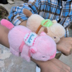 gấu bông dính tay